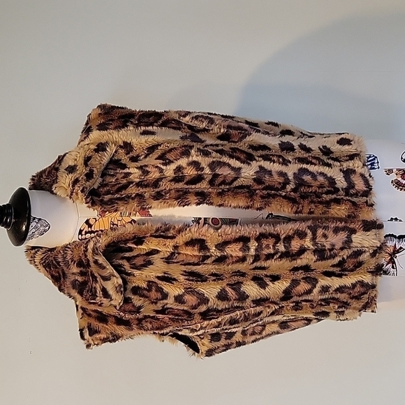 Ruby CHO leopard print fur vest with collar. Size is Small. Great condition. - Picture 1 of 8